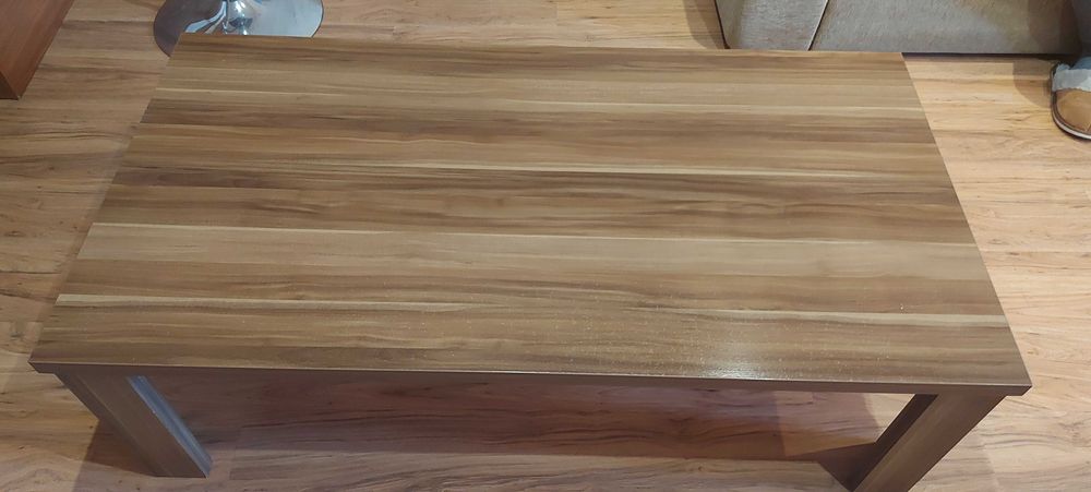 Холна маса в цвят кафяв дъб