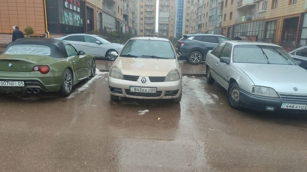 Машина сатылады Рено маркасында