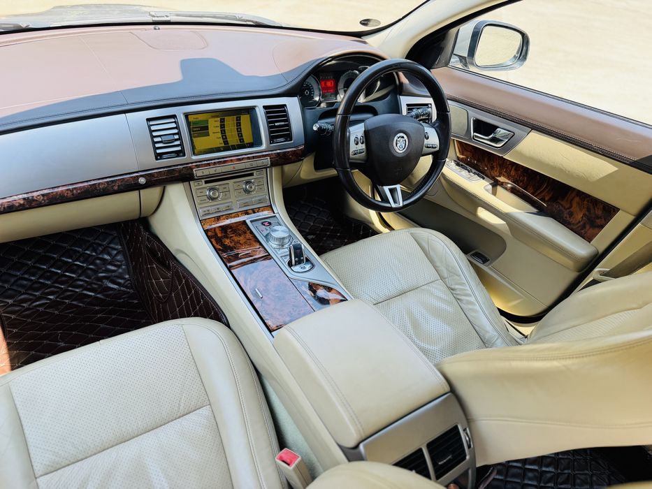 JAGUAR XF - PREMIUM LUXURY -2011 - 3.0 Diesel V6 - 245 Cai Putere - Euro 5 - Cod Motor - 306 DT - Cutie viteze automata - Xenon