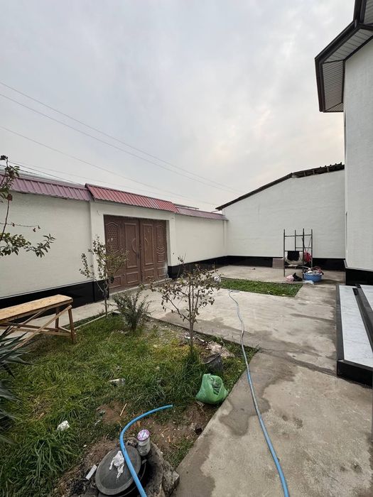 Сергели Узгариш Киа автасалонини оркасида