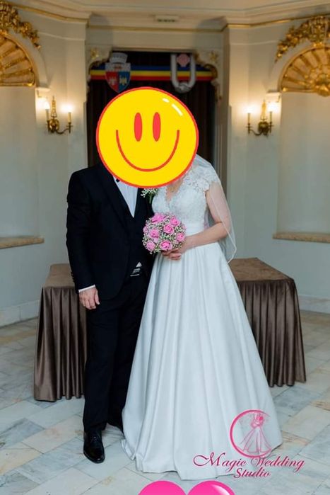 Vand rochie mireasa + 2 perechi de sandale  nr.38