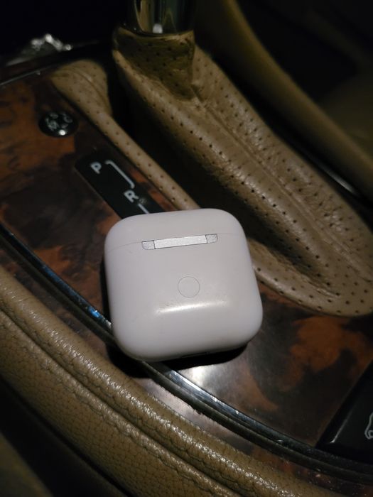 Наушники Apple AirPods