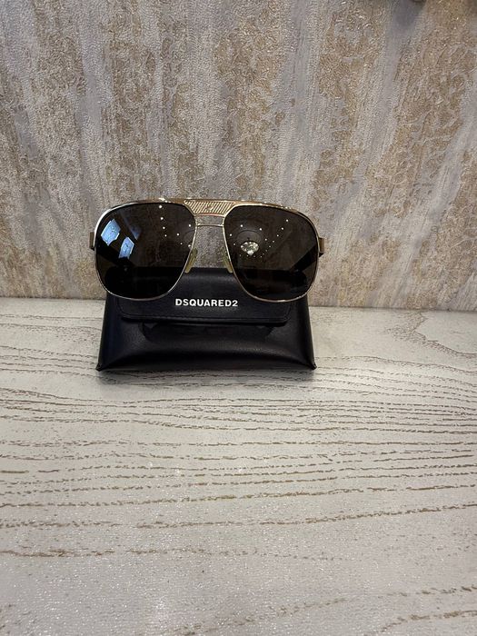 Солнцезащитные очки Dsquared DQ0137