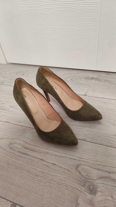 Елегантни велурени обувки