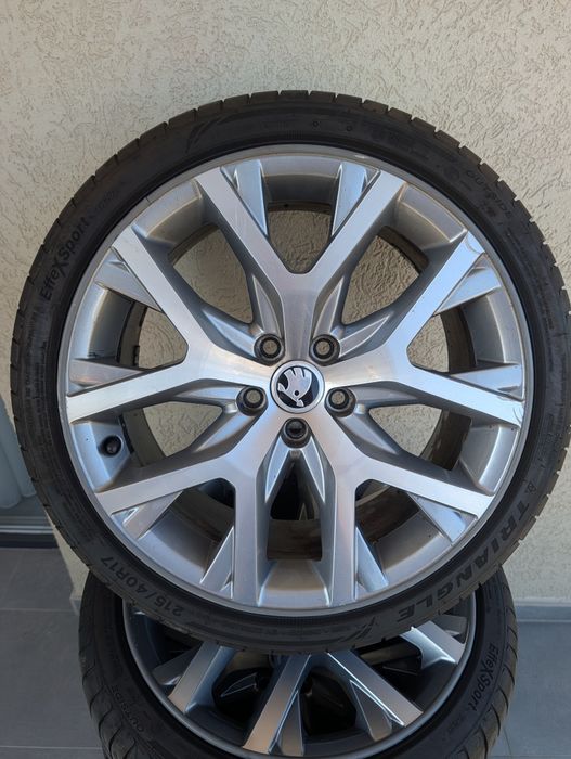 Jante aliaj originale VW pe 17 prindere 5x100 cu anvelope 215/40/17 pentru VAG(VW,AUDI,SKODA,SEAT)