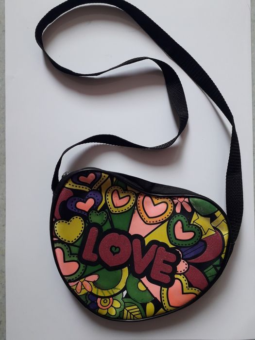 Детска чантичка LOVE