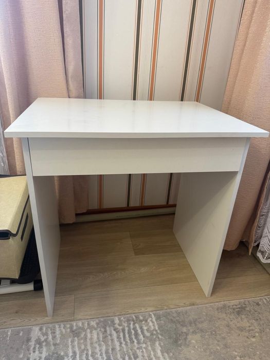 Продам столик в хорошем состоянии