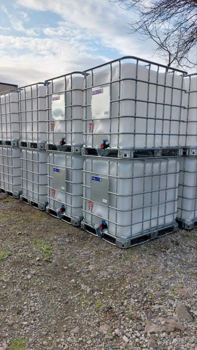 Резервоар със решетка 1Тон със желязно пале пластмасови решетки