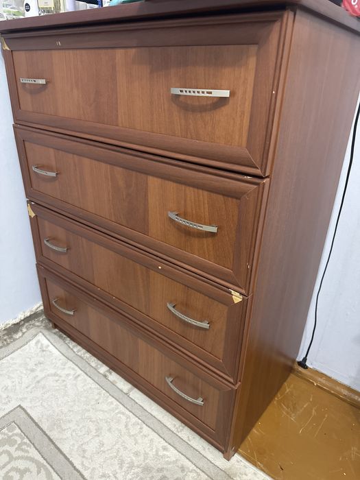 Продам комод ///