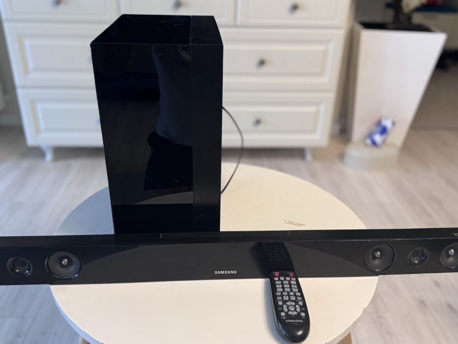 Soundbar HW-F450 + subwoofer Samsung PS-WF450