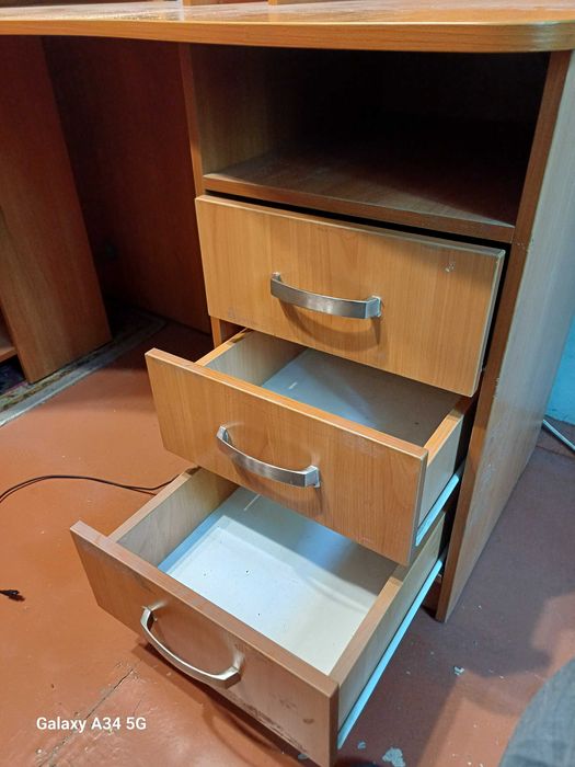 Продам компьютерный стол