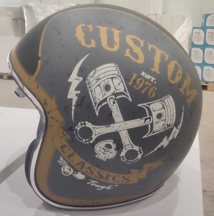 Продавам каска за мотор