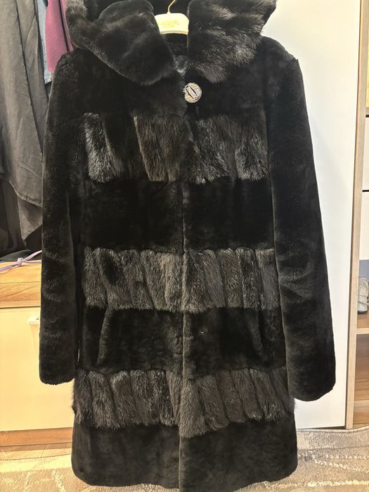 Продам шубу, куртку, платья , костюм