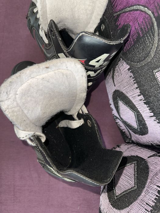 Продам коньки р43