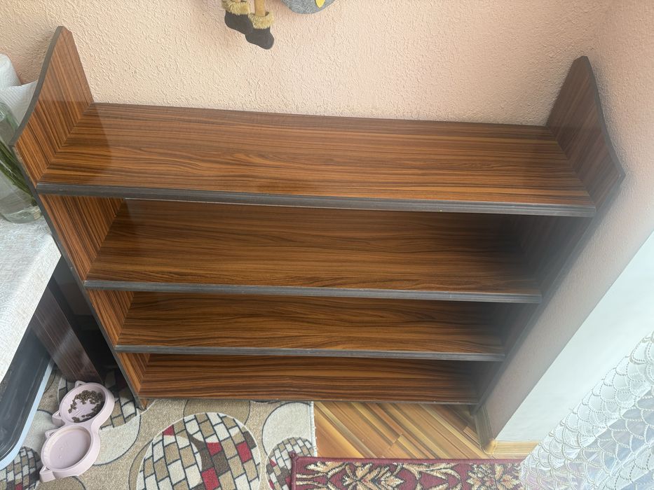 Обувная полка из дерева