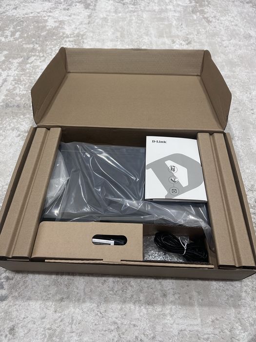 Коммутатор 24портовый D-Link