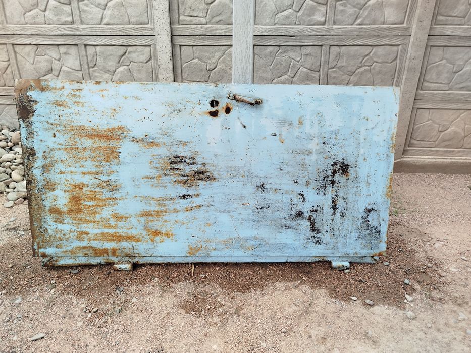 2 Железных  дверей  Б/у