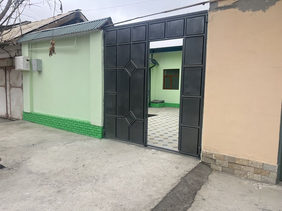 ховли сотилади. эски шахар. обл гаи. оркасидан.  1.5 соток.