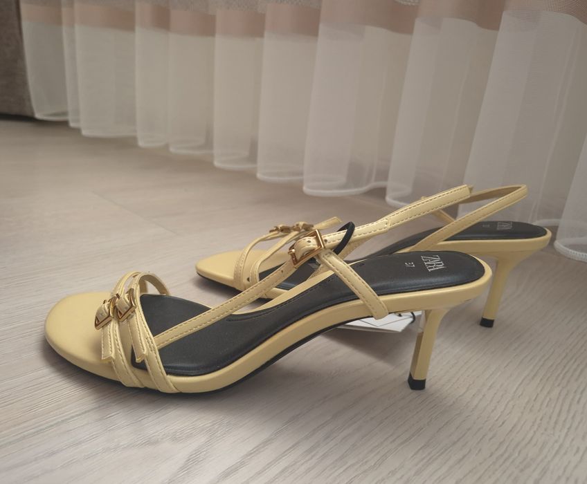 Нови сандали ZARA,цена по етикет 39.95€