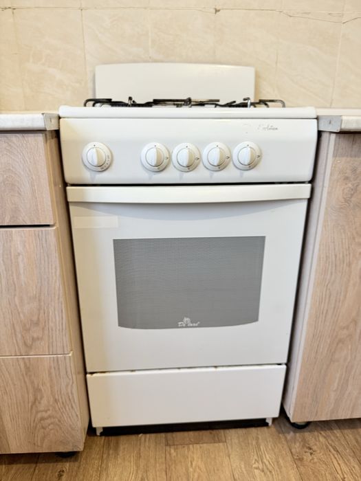 Продам газовую плиту
