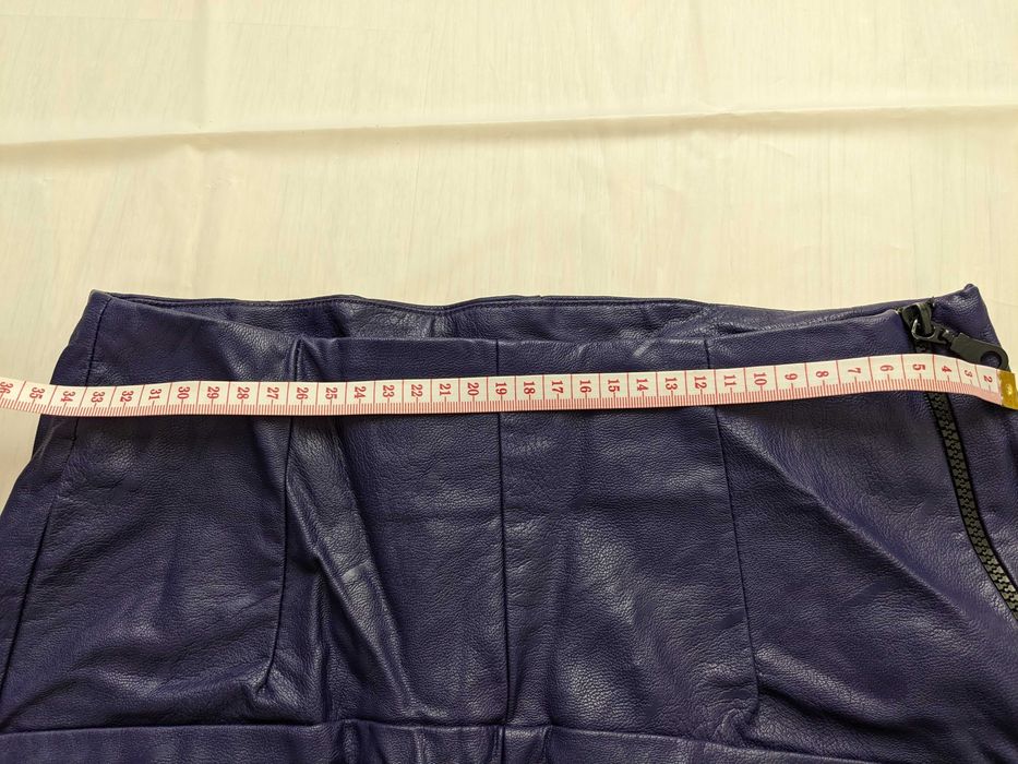 Pantaloni piele ecologică mov/purple – mărime 40 (potriviți S/M)