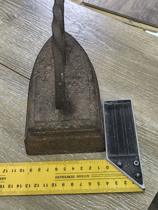 Антикварный чугунный утюг