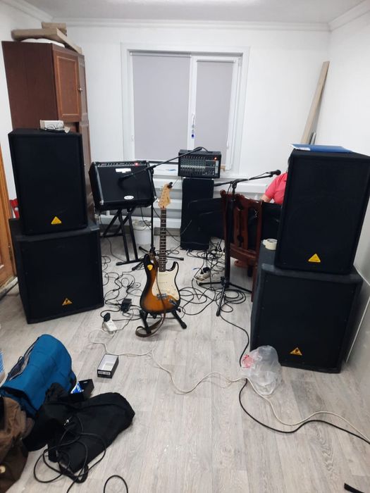 Продам активный микшерный пульт Behringer PMP 2000D