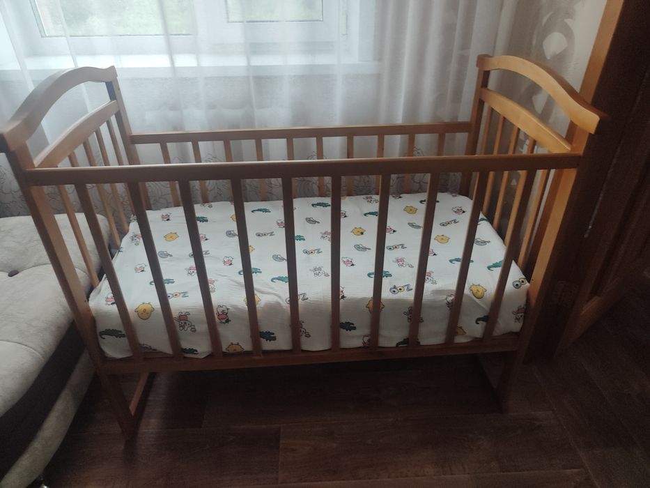 Продам детскую кроватку