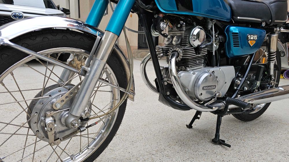 Vand motocicleta de epoca HONDA CB125K5