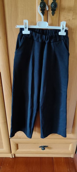 Продам школьную форму на девочку 7-8 лет