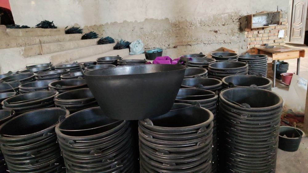 Panda tog'ora qora va rangli