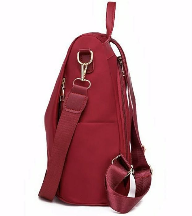 Елегантна дамска раница в бордо - стилна и практична