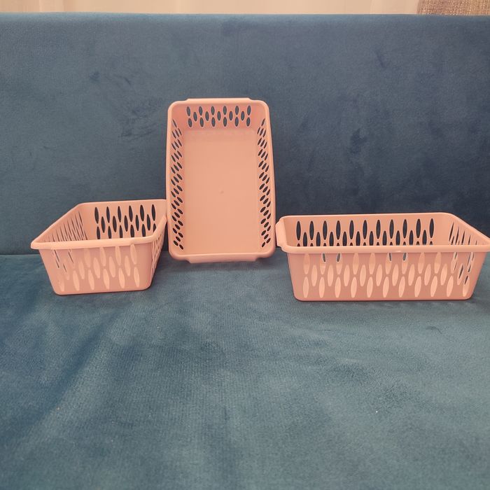 Продам набор пластиковых корзинок