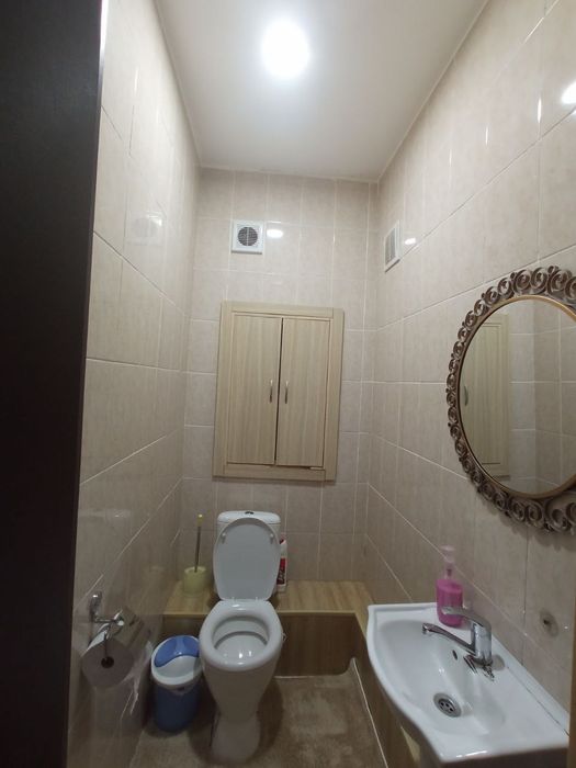 Uy sotiladi sergelida 3 xonali 4 xona qilingan