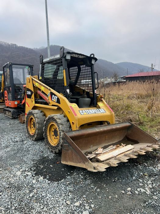 Miniincarcator Caterpillar