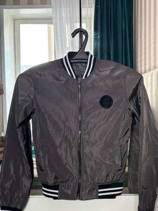 Продам куртки на 11-12 лет