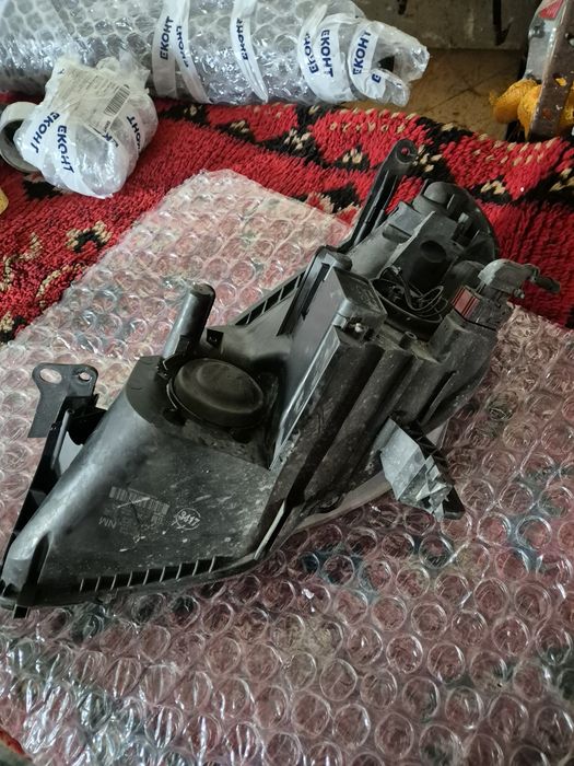 Оригиналено Фарове  за Зафира Б 2005- 2010г