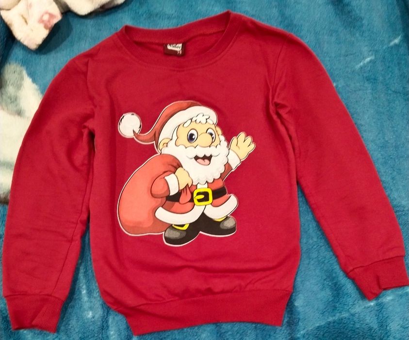 Продам кофту с новогодним принтом