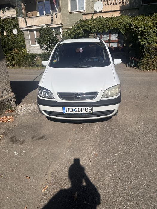 Opel zafia masina este functionala