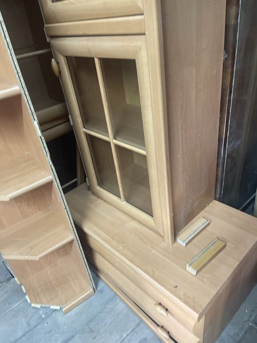 Бесплатно отдам диван,шкафы