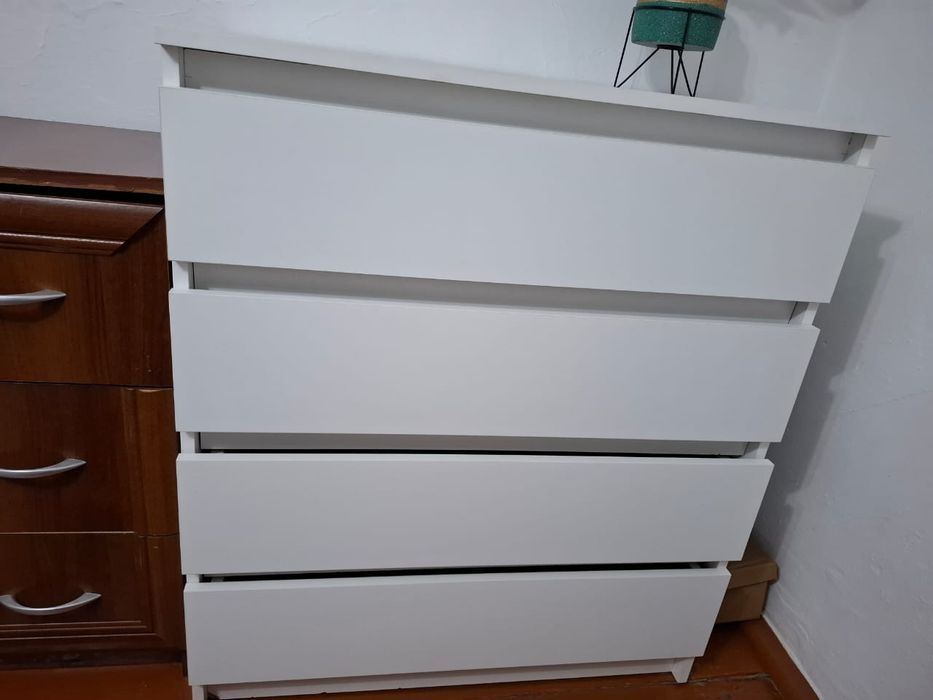 Продам новый комод. Пользовались мало.