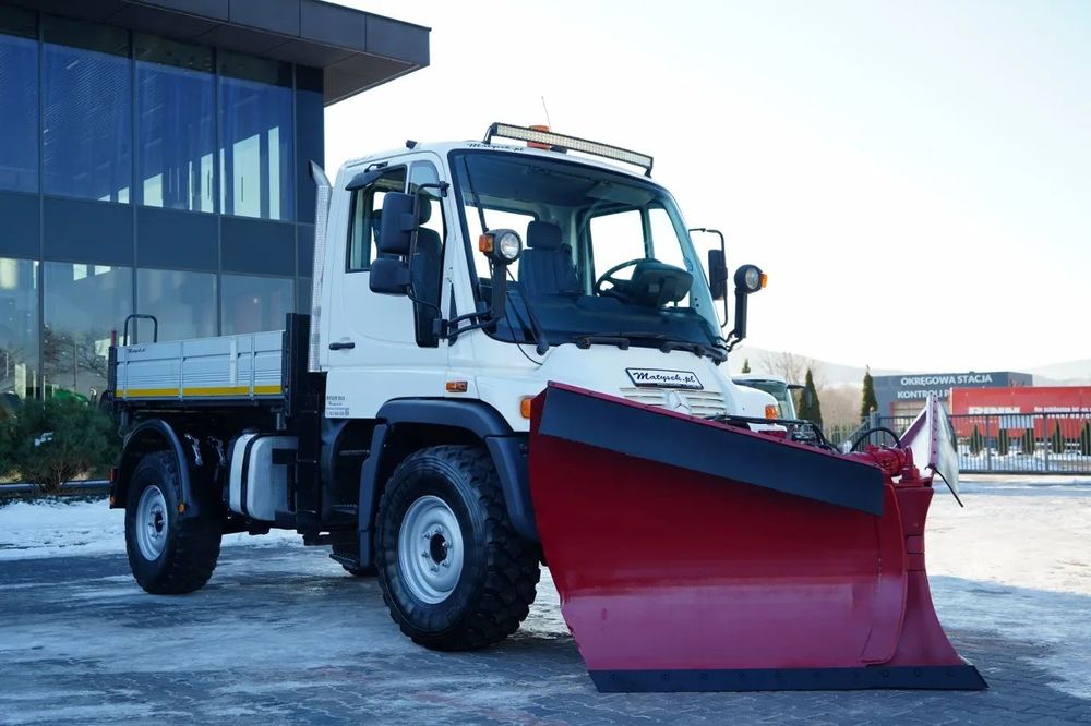 Mercedes-Benz UNIMOG U300 / 4X4 / BASCUNĂTOR 3 LATE / PLUG / MUNICIPAL / CUPLĂRI HIDRAULICE / EPS + AMBREIAJ