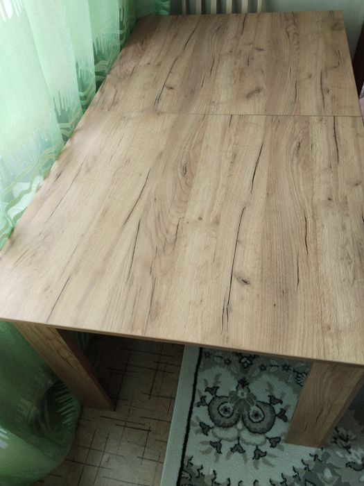 Продам стол в отличном состоянии. Самовывоз.