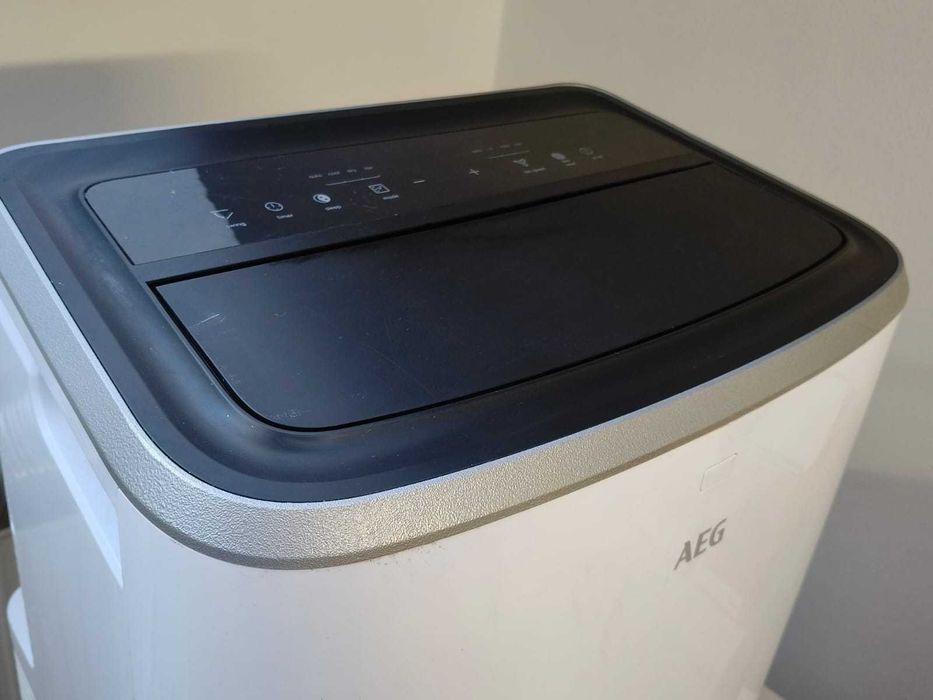 Aer conditionat portabil AEG 9000 BTU ChillFlexPro, pret Emag 3300 lei