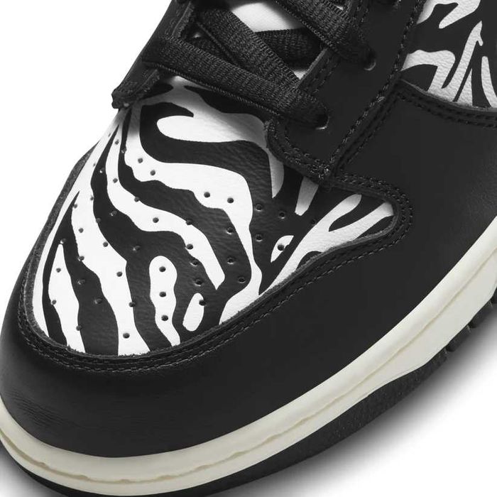 Nike SB x Quartersnacks Dunk Low OG QS Zebra