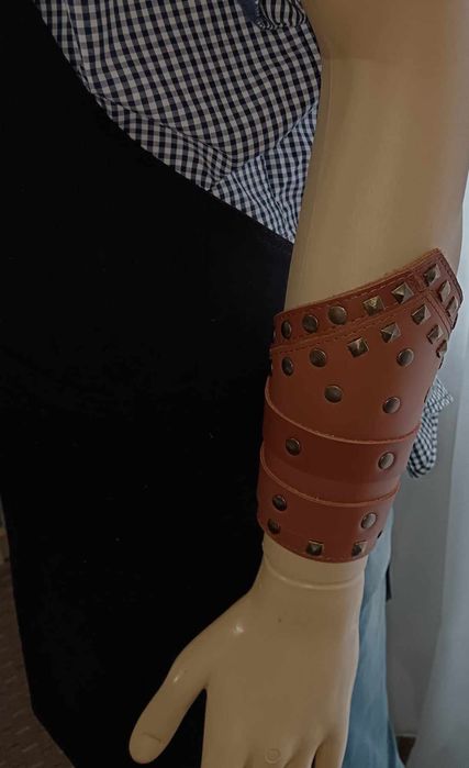 Brățări din piele naturala