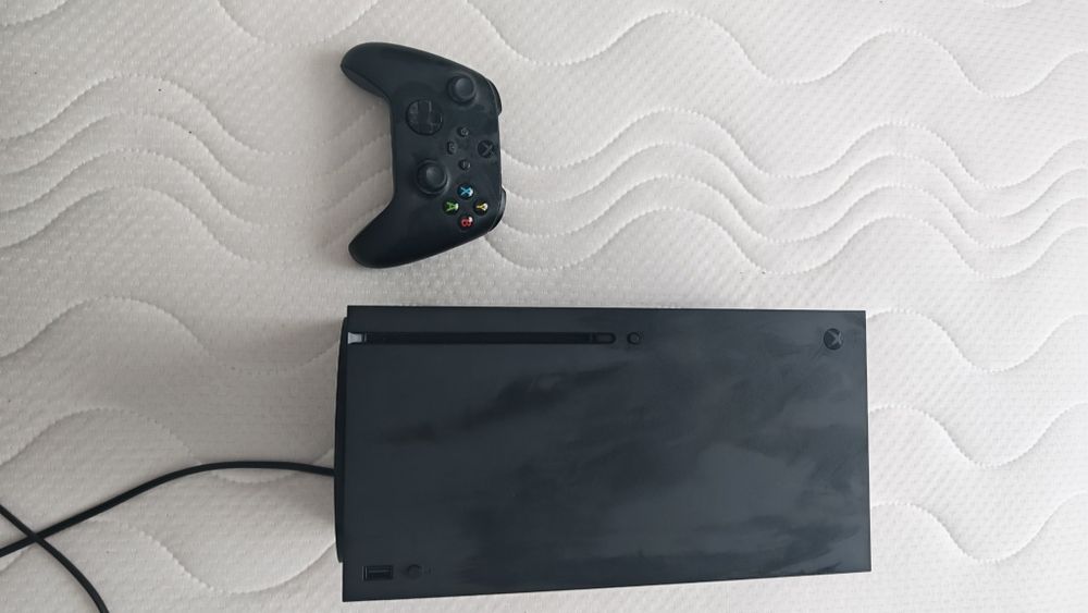 Xbox Series X 1TB + controller – ca nou