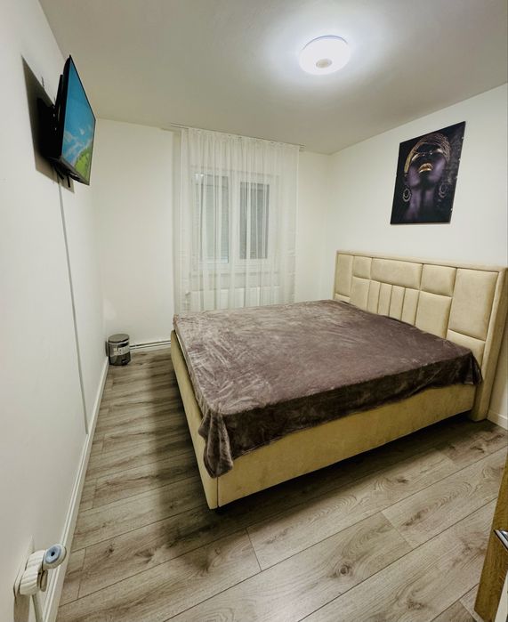 Apartament 3 dormitoare decomandat, 72,5 mp, balcon închis 5 mp + boxă subsol , Cart Manastur