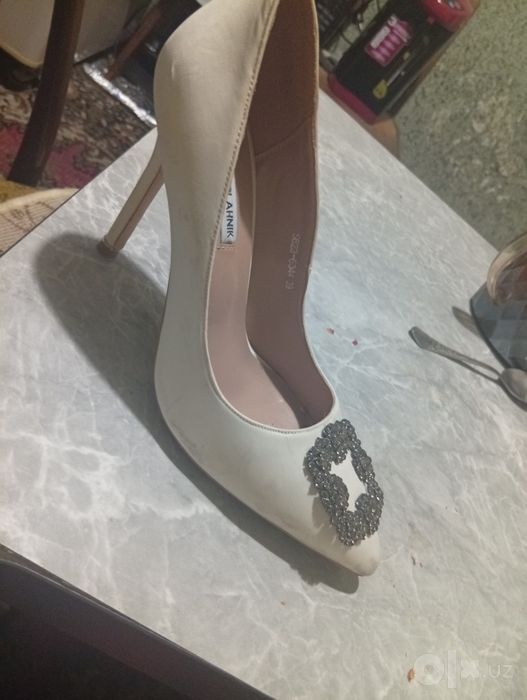 Продам женские туфли 39