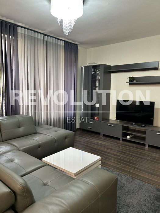 Дава се под наем Тристаен апартамент в Варна, ВИНС - 106 кв.м за 1250 € - Снимка #1